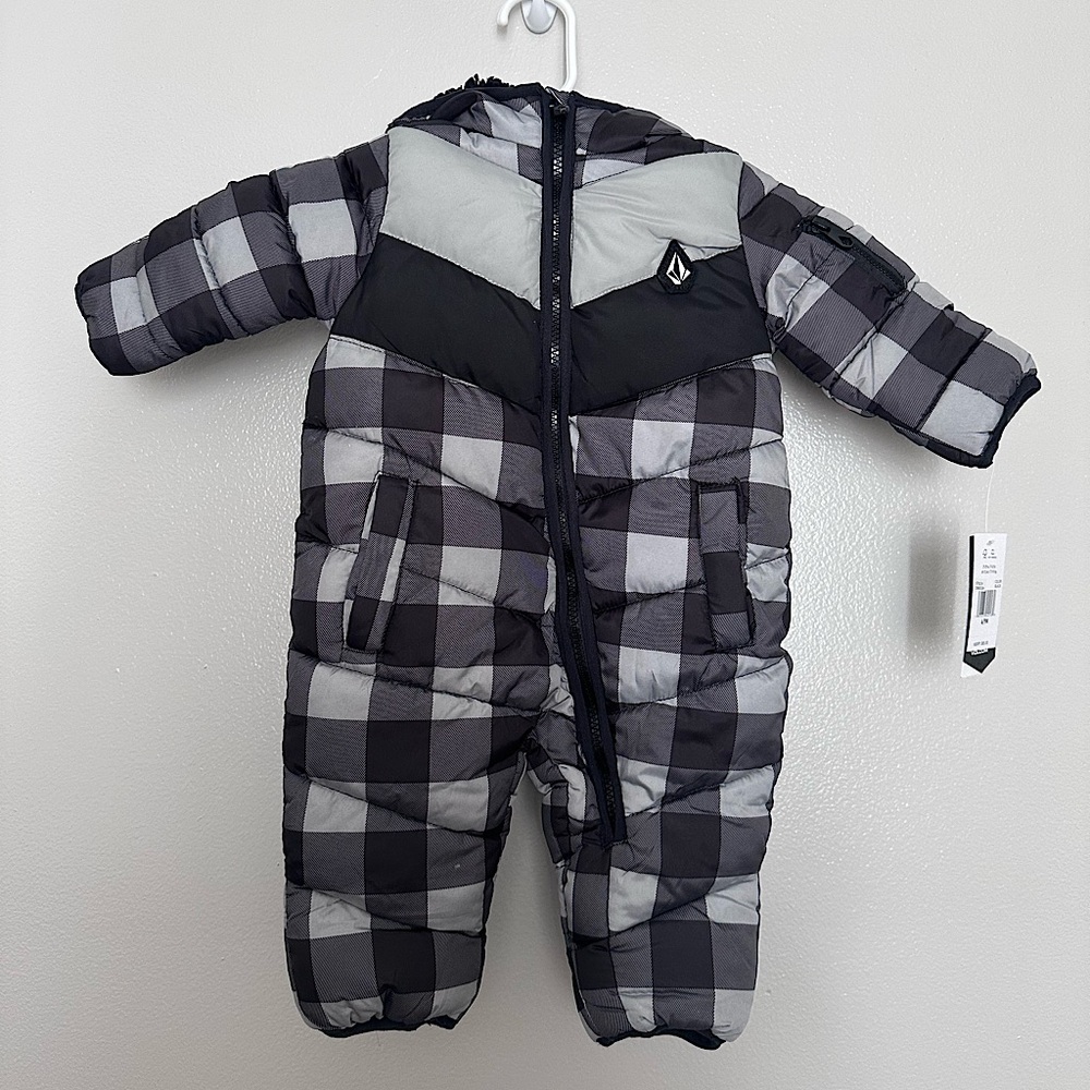 Volcom - Baby Snowsuit - Black/White - 6-9 Month
NWT!
